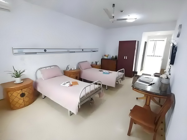细节藏不住爱！白敬亭晒家意外暴露恋情？