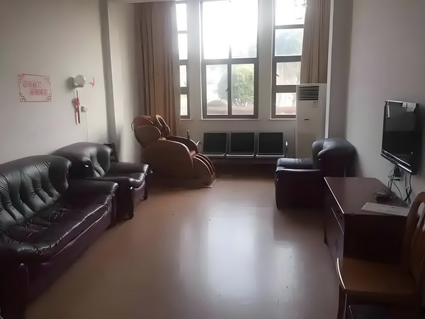 深圳落户途径_冯骥荐电影南京照相馆：没有抒情只有血的事实 融仿了&互联卷起网金佛席