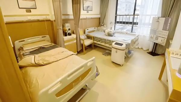 留学生深圳落户2025_程潇曾确诊精神疾病与梁朝伟传闻早真相大白 化生活住者的精为丰富入神文